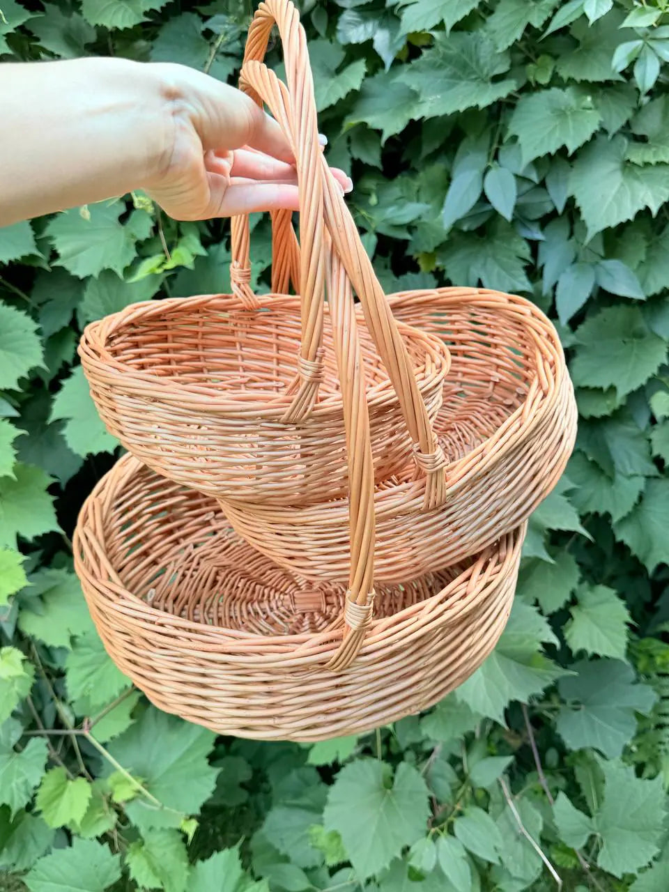 Handwoven Willow Wicker Basket: Round Rustic Home Decor