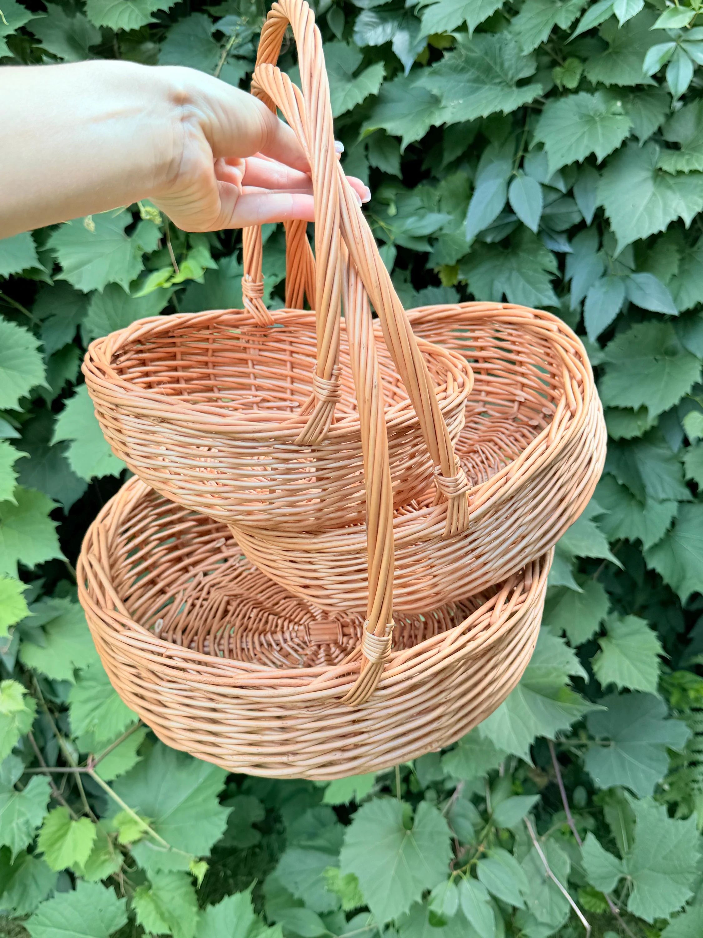 Handwoven Willow Wicker Basket: Round Rustic Home Decor