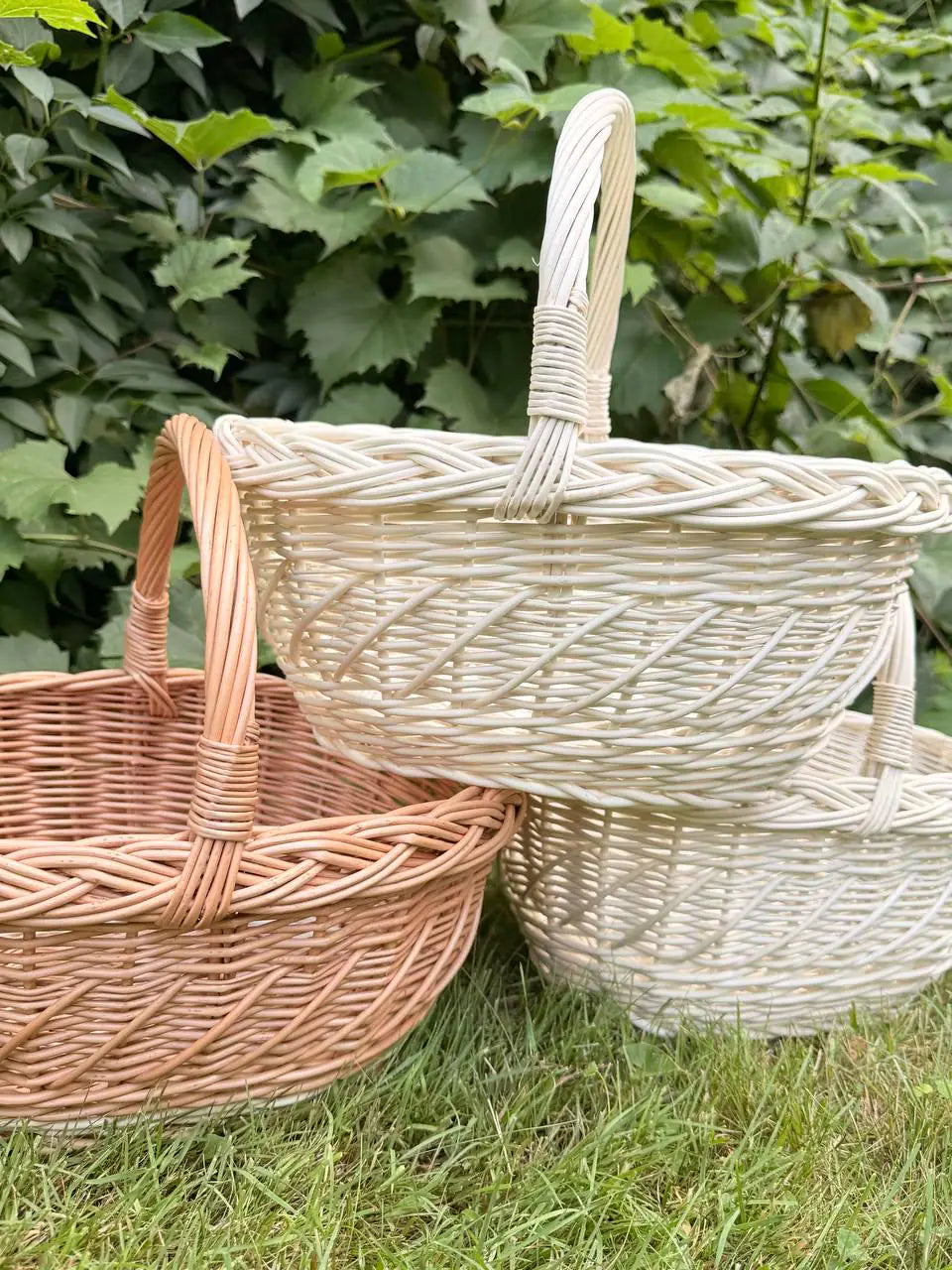 Handwoven Willow Basket: Rustic Braided Rim, Easter Decor