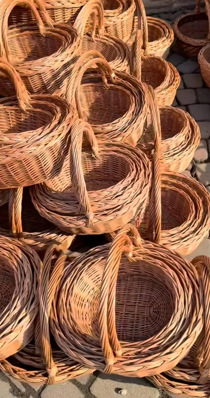 Handwoven Willow Basket: Rustic Braided Rim, Easter Decor