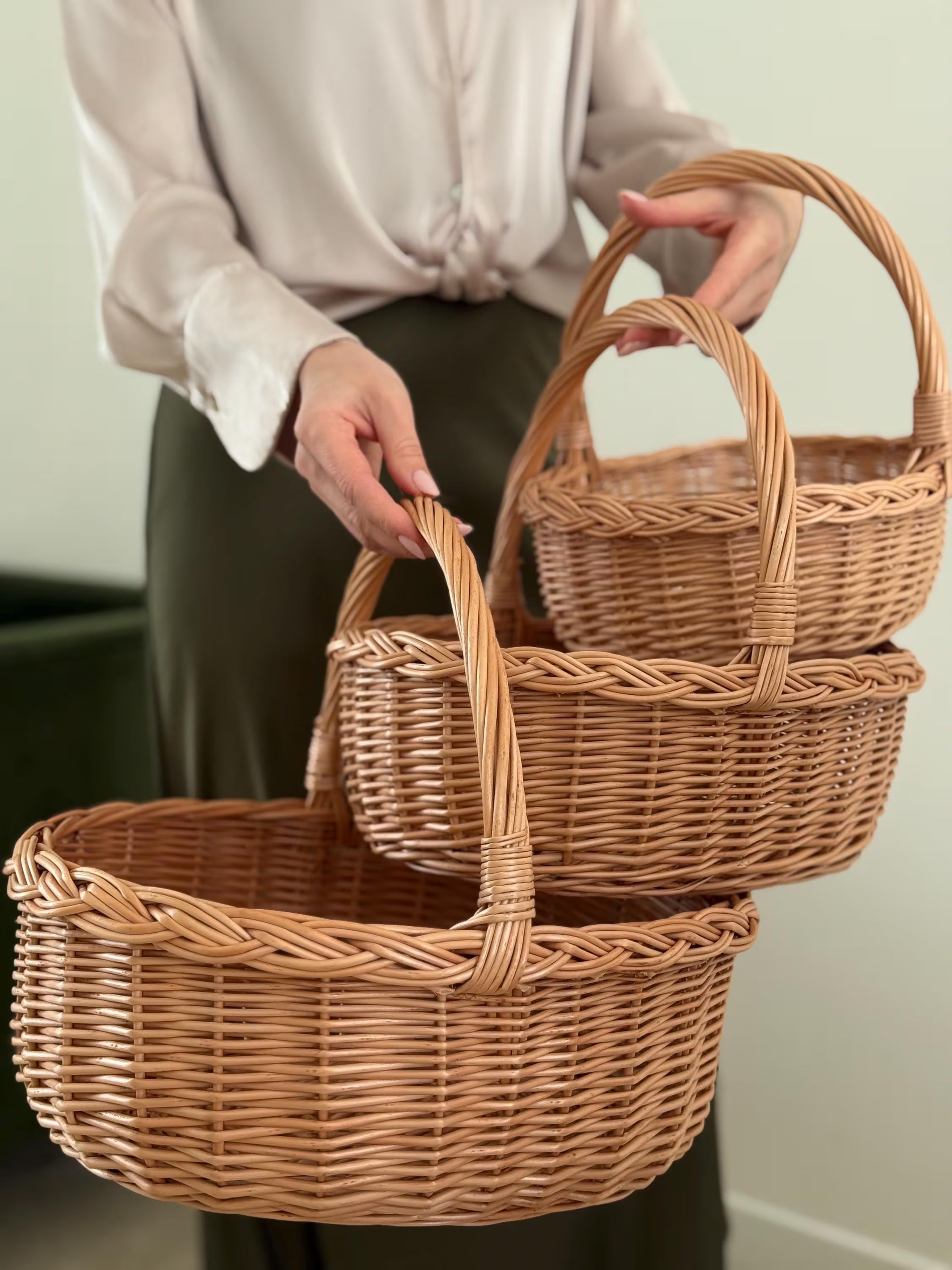 Handwoven Willow Basket: Rustic Braided Rim, Easter Decor