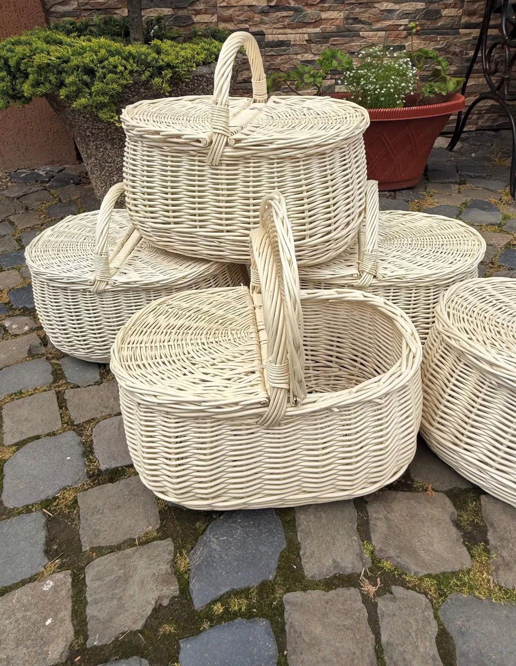 Natural Willow Picnic Basket with Lid | Handmade Wicker Picnic Basket | Large Rustic Gift Basket
