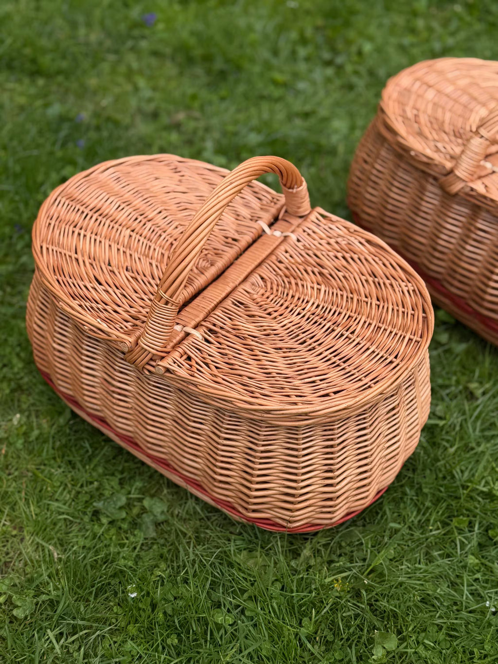 Natural Willow Picnic Basket with Lid | Handmade Wicker Picnic Basket | Large Rustic Gift Basket