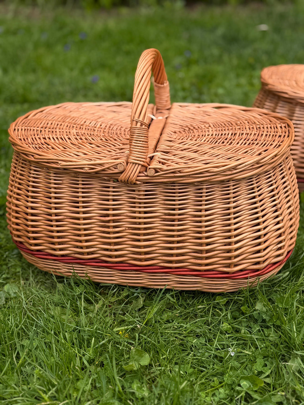 Natural Willow Picnic Basket with Lid | Handmade Wicker Picnic Basket | Large Rustic Gift Basket