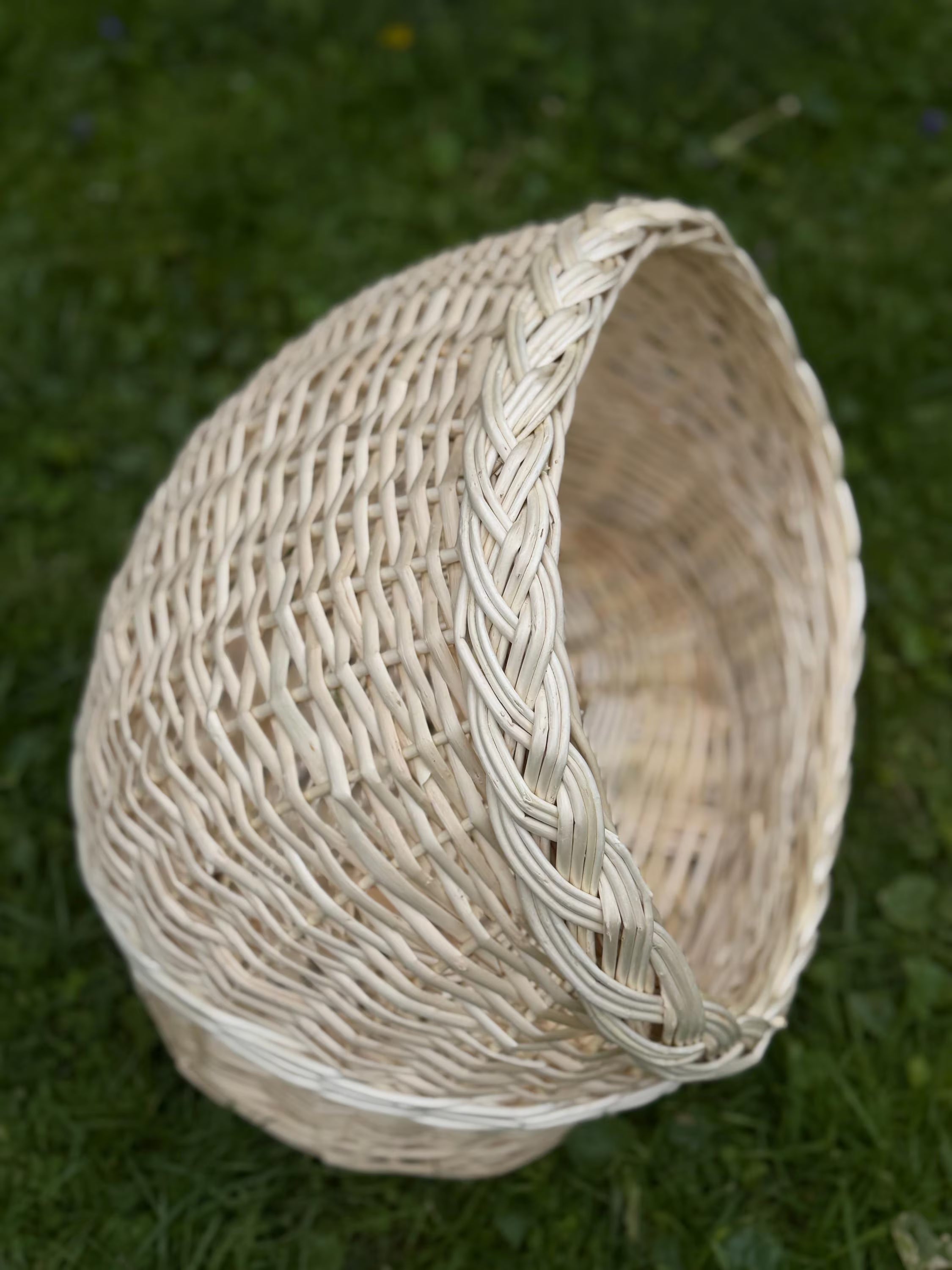Handwoven Wicker Pet House | Natural Willow Cat Bed | Cozy Pet Hideaway | Small Dog House | Handmade Pet Furniture