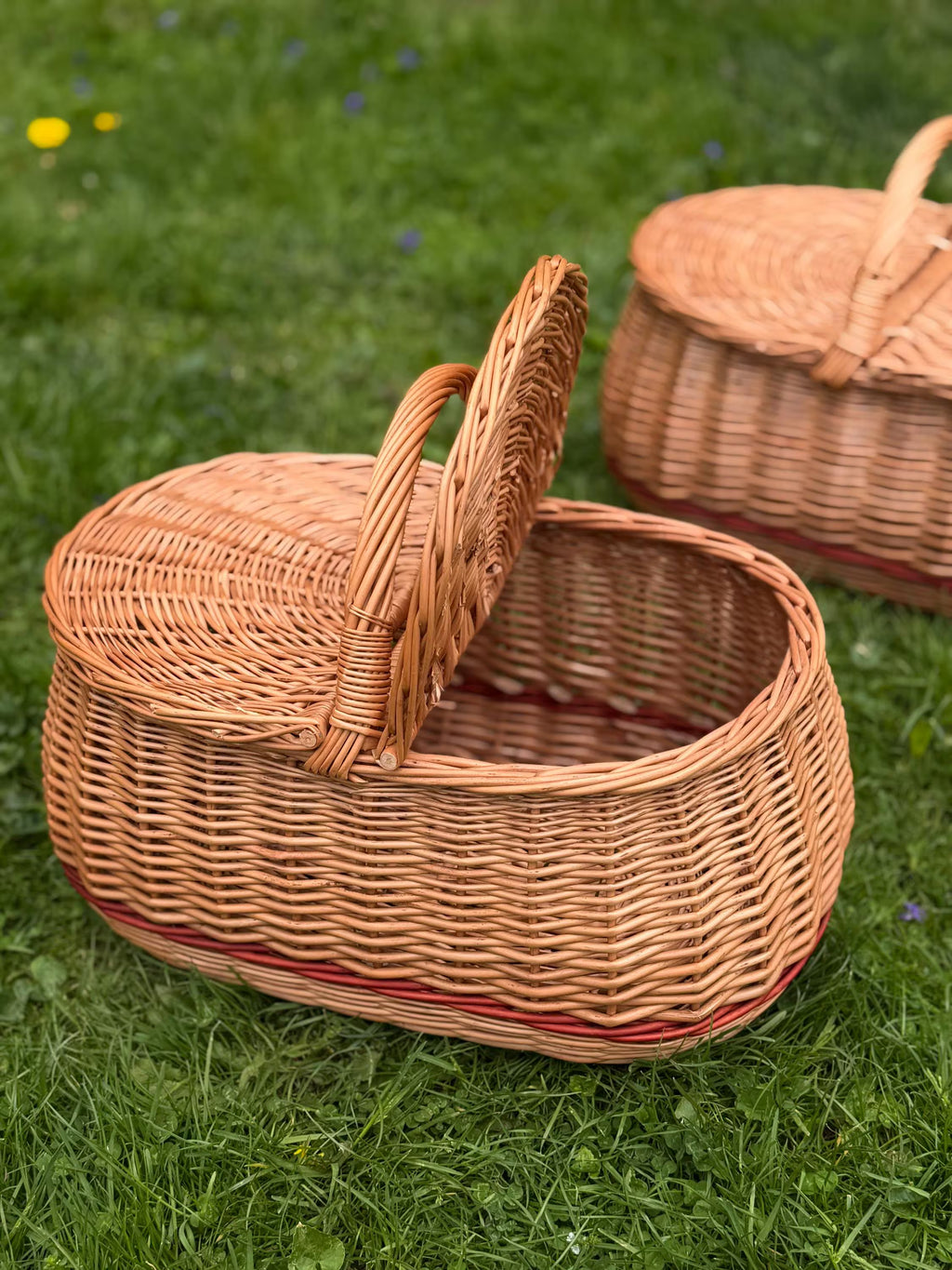 Natural Willow Picnic Basket with Lid | Handmade Wicker Picnic Basket | Large Rustic Gift Basket