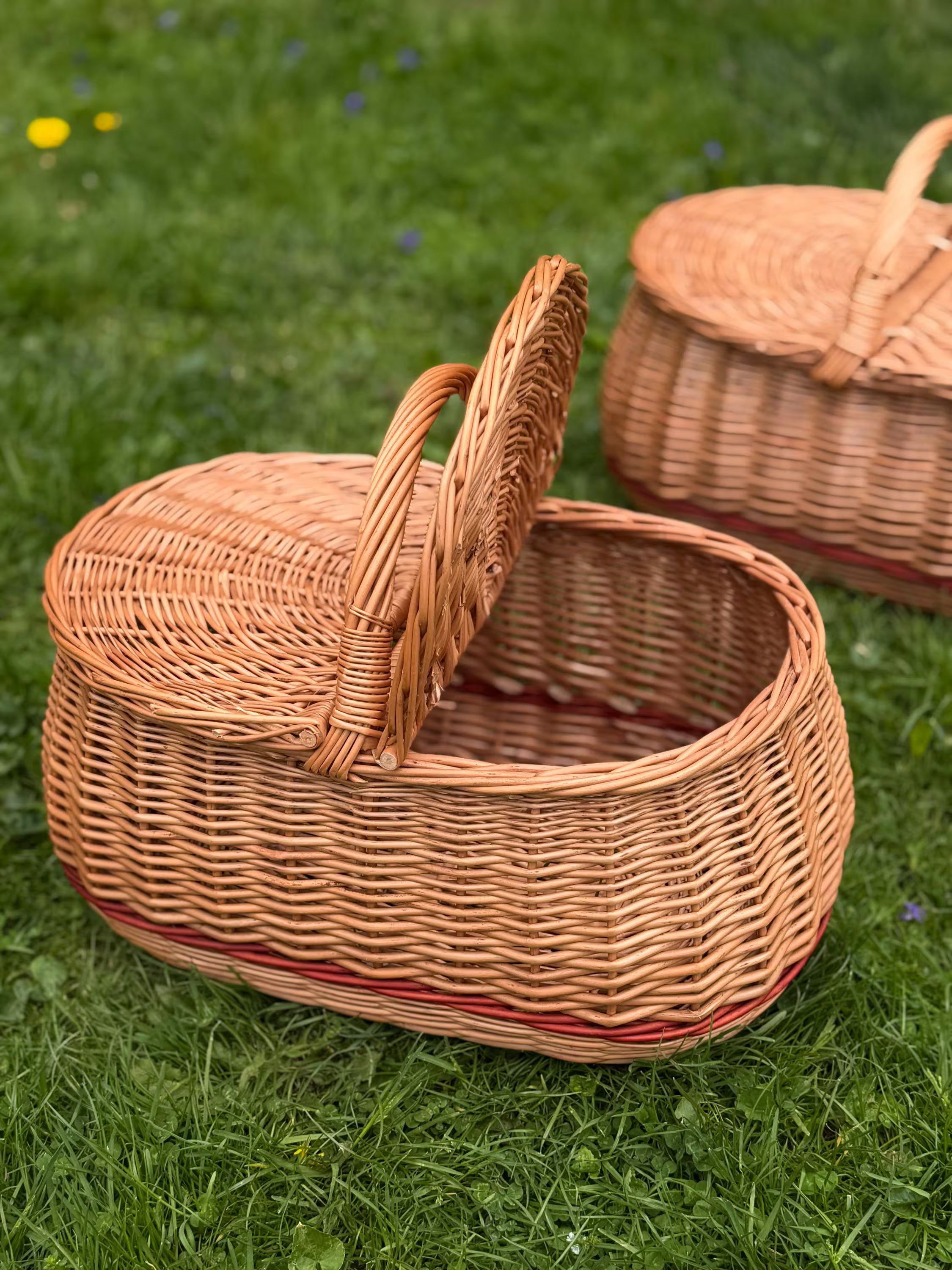 Natural Willow Picnic Basket with Lid | Handmade Wicker Picnic Basket | Large Rustic Gift Basket