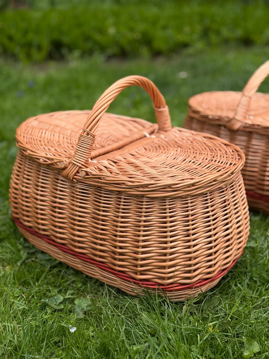 Natural Willow Picnic Basket with Lid | Handmade Wicker Picnic Basket | Large Rustic Gift Basket